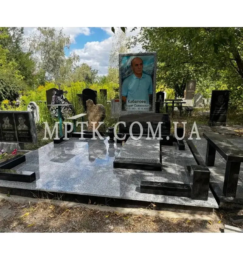Огорожа з граніту на могилу ЗАБ002