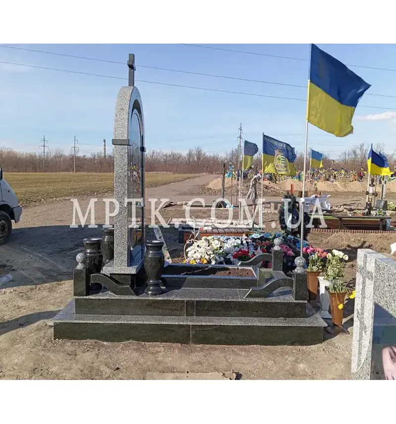 Ограда из гранита на могилу ЗАБ020