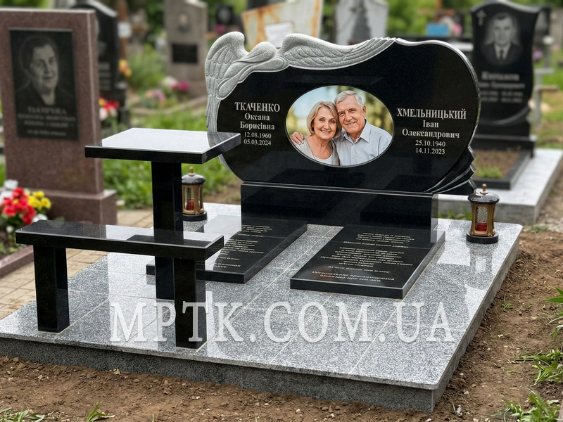 Классический готовый памятник из украинского черного габбро
